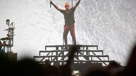El Pabellón Navarra Arena acogió la actuación del cantante este sábado, 3 de  junio