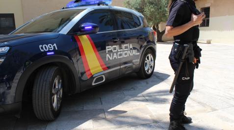 Imagen de archivo de un agente de la Policía Nacional Imagen de archivo de un agente de la Policía Nacional