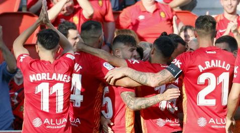 Los jugadores del Mallorca celebran uno de los tantos contra el Rayo Vallecano