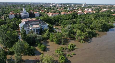 Imagen de las inundaciones en Nueva Kajovka, ciudad ocupada donde hay un gobierno instalado por Moscú, tras la destrucción este martes de una de las mayores y más importantes presas de Ucrania Imagen de las inundaciones en Nueva Kajovka, ciudad ocupada donde hay un gobierno instalado por Moscú, tras la destrucción este martes de una de las mayores y más importantes presas de Ucrania