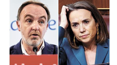 A la izda., Javier Espasrza, presidente de UPN, durante la rueda de prensa y a la dcha. Cuca Gamarra, secretaria general del PP, en el Congreso