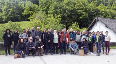 Participantes en el ‘eductour’ organizado por Irati Lau Ibarrak para dar a conocer a agentes turísticos de la zona algunas infraestructuras de Irati Participantes en el ‘eductour’ organizado por Irati Lau Ibarrak para dar a conocer a agentes turísticos de la zona algunas infraestructuras de Irati