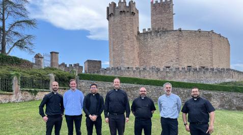 Los siete jóvenes que recibirán la ordenación sacerdotal y diaconal Los siete jóvenes que recibirán la ordenación sacerdotal y diaconal