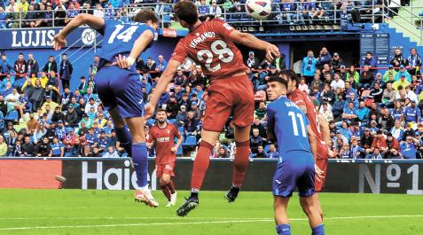 Getafe - Osasuna Latasa cabecea ante la presencia de Herrando