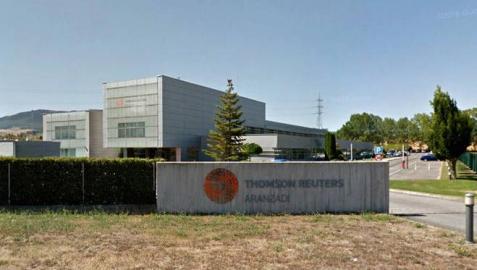 Los trabajadores de Thomson Reuters Aranzadi de Zizur se concentran contra los despidos
