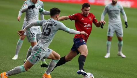 Galería de fotos del partido entre Osasuna y Betis, que ha finalizado con derrota rojilla por 0-2