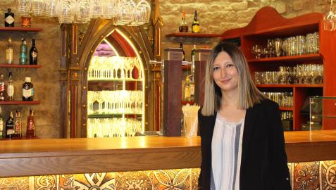 Tania Pérez, nueva gerente del Mesón ‘El Sol’, en Olite.