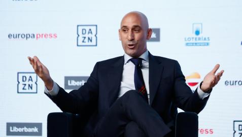 El presidente de la Real Federación Española de Fútbol, Luis Rubiales, participa en los Desayunos Deportivos de Europa Press, en el Auditorio El Beatriz, en Madrid