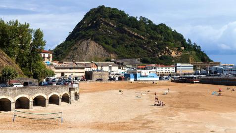 Un vecino de Pamplona ha fallecido tras sufrir una indisposición mientras caminaba por la orilla en la playa de Malkorbe