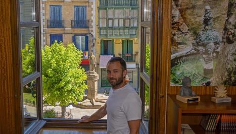 El alcalde de Estella, Koldo Leoz, en su despacho del Ayuntamiento