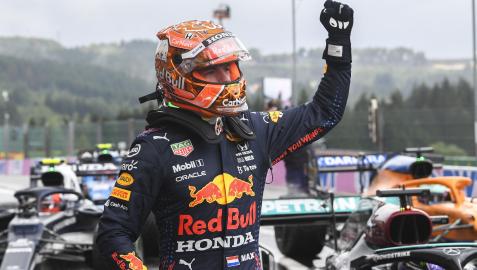 Max Verstappen, de Red Bull, celebra su primera posición Max Verstappen, de Red Bull, celebra su primera posición