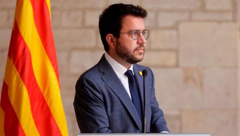 Aragones-mesa-dialogo El presidente de la Generalitat, Pere Aragonès, en la comparecencia en la que ha anunciado que la delegación del Govern en la mesa de diálogo estará encabezada por él y contará con dos consellers de ERC, Laura Vilagrà y Roger Torrent