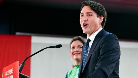 Trudeau, junto a su esposa, tras conocerse los resultados