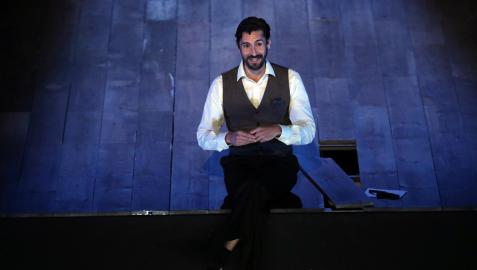 Juan Diego Botto Juan Diego Botto, durante la representación de 'Una noche sin luna' en el Gayarre el pasado noviembre de 2020