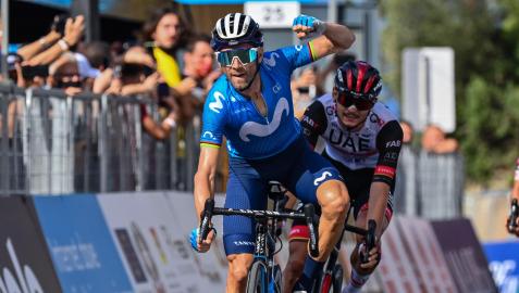 Alejandro Valverde celebra su triunfo en la tercera etapa del Giro de Sicilia Alejandro Valverde celebra su triunfo en la tercera etapa del Giro de Sicilia