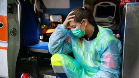 Sanitaria en una ambulancia