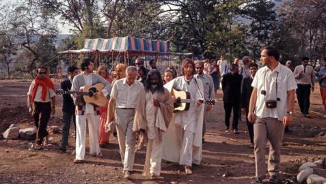 Imagen del viaje de 'The Beatles' a la India en 1968.
SEMINCI
01/10/2021 Imagen del viaje de 'The Beatles' a la India en 1968.