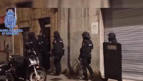 Efectivos de la Policía, en un momento de la operación