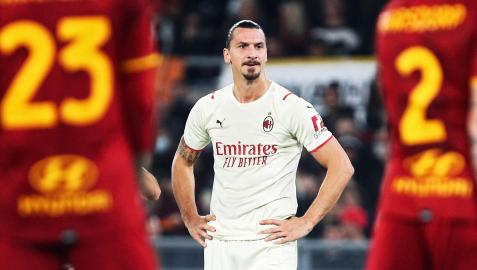 Zlatan Ibrahimovic con la camiseta del AC Milan durante el choque contra la Roma en el Estadio Olímpico