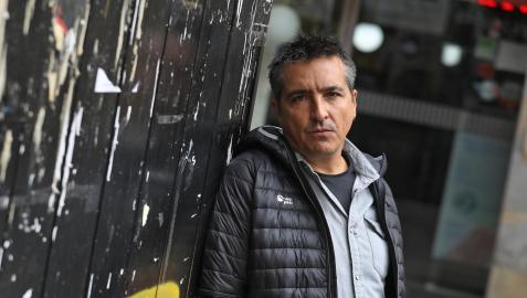 Manu Gómez, ayer en Pamplona, donde presentó su primer largometraje como director, Érase una vez en Euskadi