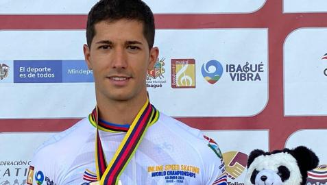 Ioseba Fernández recoge la medalla de oro, la última de su carrera, el jueves en Ibagué Ioseba Fernández recoge la medalla de oro, la última de su carrera, el jueves en Ibagué