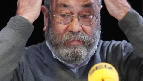 Los sindicatos flexibilizan su postura con el fin de preservar el empleo Un gesto de Cándido Méndez en el curso de la entrevista. EFE