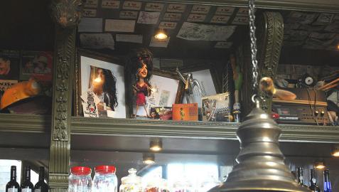 Candem Town recuerda a Amy Winehouse un año después