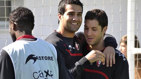 Imágenes del último entrenamiento de Osasuna antes de enfrentarse este martes al Espanyol_22 El último entrenamiento antes del partido ante el Espanyol ha terminado con una ronda de lanzamientos de falta en la que han participado Leka, Raul García, Puñal, Annunziata, Timor, Lamah y Calleja. Al final de la sesión ha saltado al cesped para realizar algún ejercicio Masoud, que continúa con su proceso de recuperación.