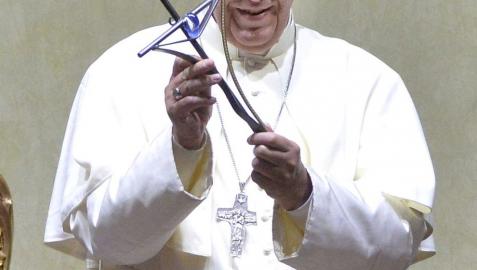 El Papa arremete contra la