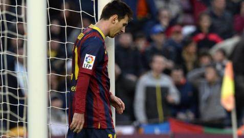 Messi, cabizbajo durante su partido ante el Valencia