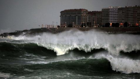 La costa cantábrica se prepara para un nuevo temporal de olas y viento
