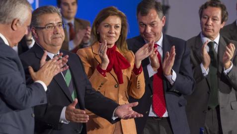 El pulso entre Cospedal y Arenas deja en el aire el nombre del candidato andaluz