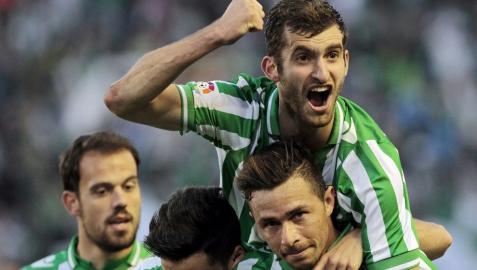 Dos goles de Rubén Castro devuelven la fe al Betis