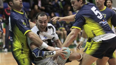 El Helvetia logra una trabajada victoria ante un nuevo BM Aragón