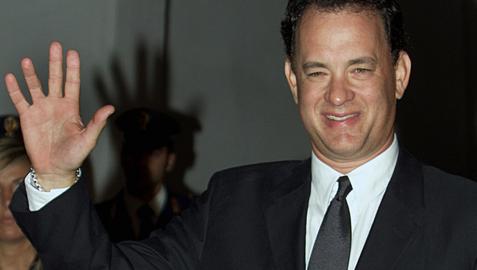 Tom Hanks obligado a volver en mula tras pinchar una rueda
