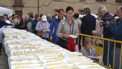 La feria del espárrago de Dicastillo bate su récord de participación