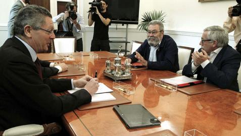 Gallardón se compromete a estudiar el indulto para seis sindicalistas