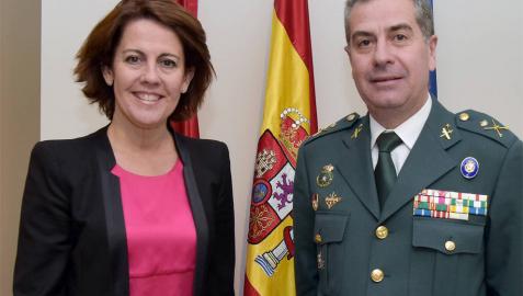 Barcina recibe al exjefe de la Guardia Civil en Navarra Juan Luis Pérez