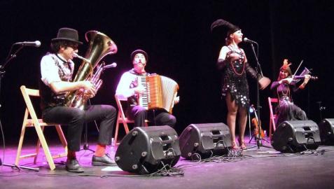 Los tudelanos Timbakada cierran el ciclo Ensueños de Folk