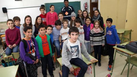Jorge Garijo Castillejo -en el centro de la foto, en primer plano-, junto a sus compañeros de clase.