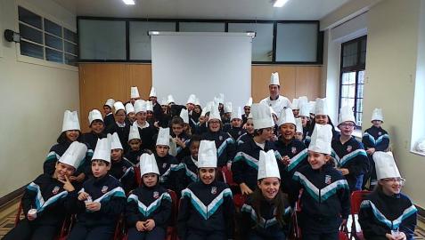 Todos los pequeños chef del Colegio Esclavas del Sagrado Corazón se fueron a casa con su gorro de cocinero.