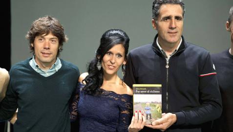 Induráin y Freire apadrinan el libro 'Por amor al ciclismo'