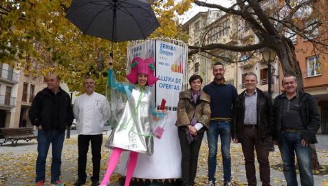 Inés Bengoa, caracterizada como Mary Shopping, será la encargada de ofrecer los vales de descuento por la calle. Junto a ella, Fidel Muguerza, Jesús Astarriaga, Loreto San Martín, Javier López, Juan Andrés Echarri y José Flamarique.