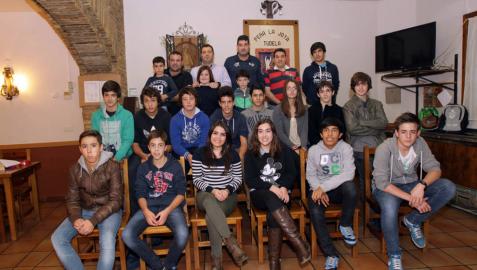 Imagen de algunos de los integrante de la sección infantil de la peña La Jota de Tudela.