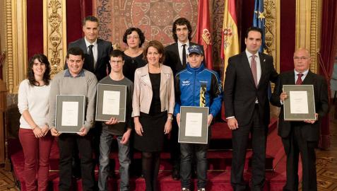 El piloto Alex Mariñelarena recoge su Galardón de la Juventud 2014