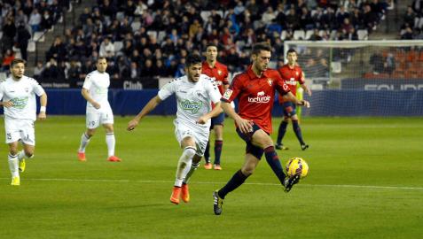 Osasuna se asoma al abismo tras mostrar su debilidad ante el colista