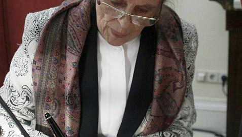 La poesía serena y espiritual de María Victoria Atenza