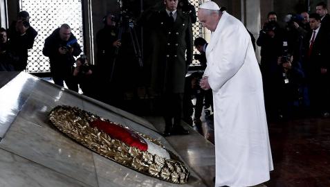 El Papa visita el mausoleo de Atatürk bajo enormes medidas de seguridad