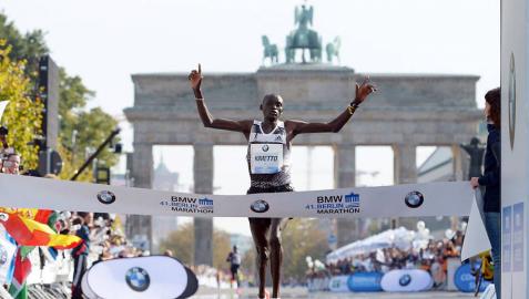 Kimetto bate en Berlín el récord mundial de maratón (2h.02.57)