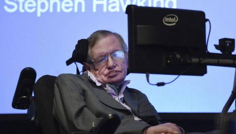 Stephen Hawking quiere ser un villano de James Bond